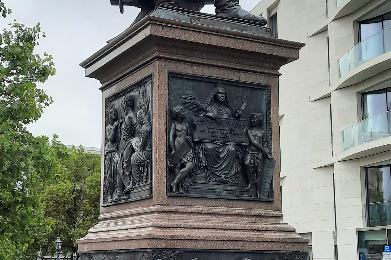 Albrecht Thaer's monument, Berlin, by Luca Borghi - 03.jpg